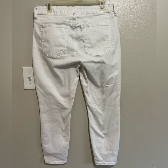 Pistola White Crop Skinny Jeans. Size 32. Like new condition, worn a handful. - Picture 6 of 8